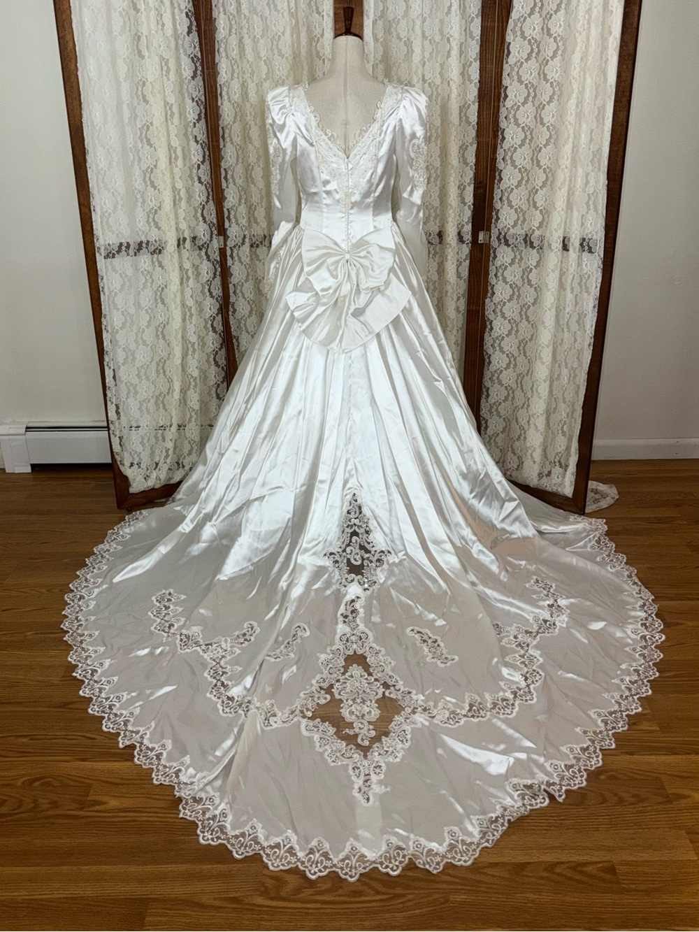 Beautiful Vintage 90s Alfred Angelo Satin Wedding Gown